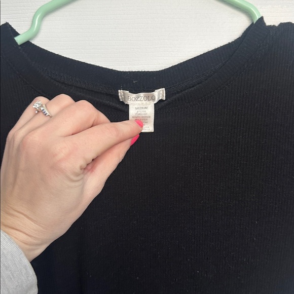 Black Cropped Ribbed Tee - Picture 2 of 3